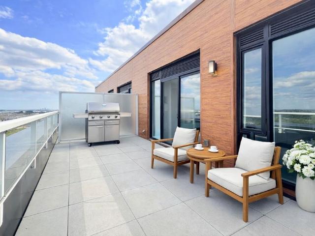 For Lease 6 David Eyer Road Unit# PH915, Richmond Hill, Ontario