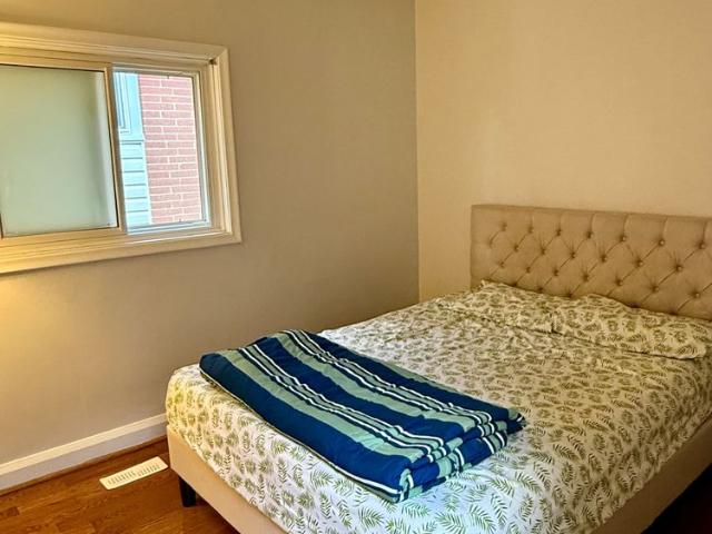 For Lease 6 Mid Pines Road Unit# Upper, Toronto, Ontario