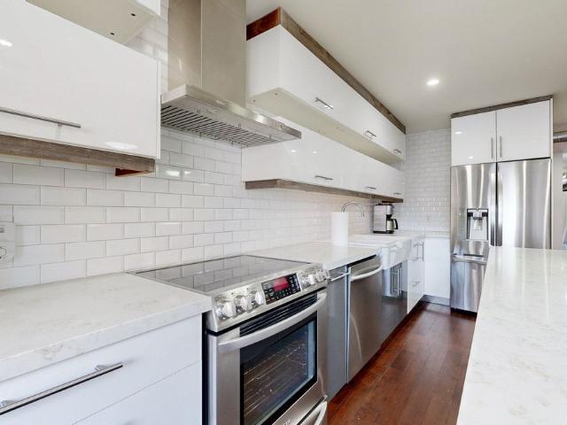 For Lease 704 Bloor Street, Toronto, Ontario