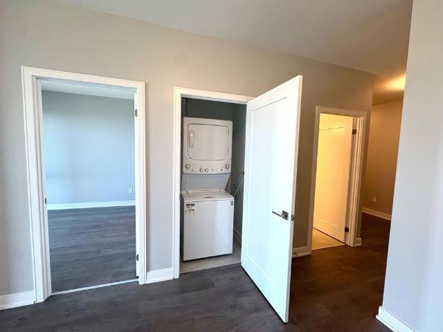 For Lease 705 Davis Drive Unit# B1402, Newmarket, Ontario
