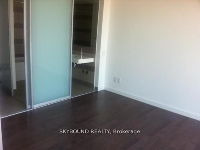 For Lease 70 Distillery Lane Unit# 2703, Toronto, Ontario