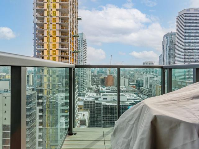 For Lease 70 Roehampton Avenue Unit# 2014, Toronto, Ontario