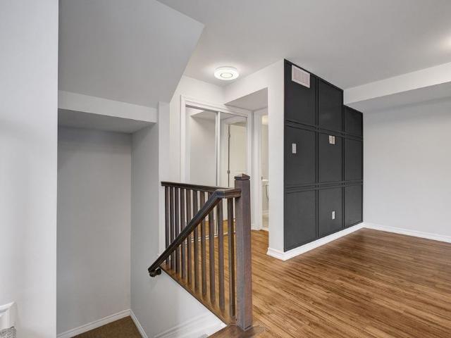 For Lease 716 Kizis Private Unit# 11, Manor Park Cardinal Glen and Area, Ontario