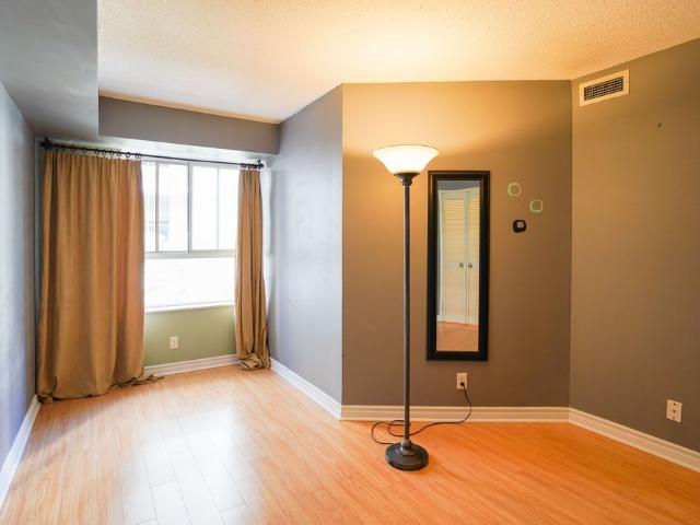 For Lease 717 Bay Street Unit# 409, Toronto, Ontario