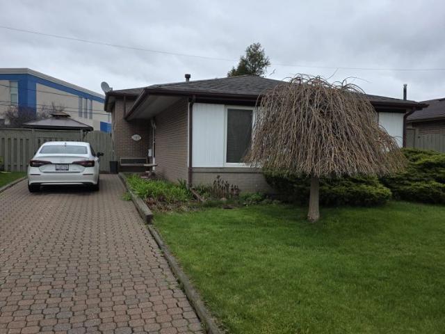 For Lease 727 Kingfisher Drive, Pickering, Ontario