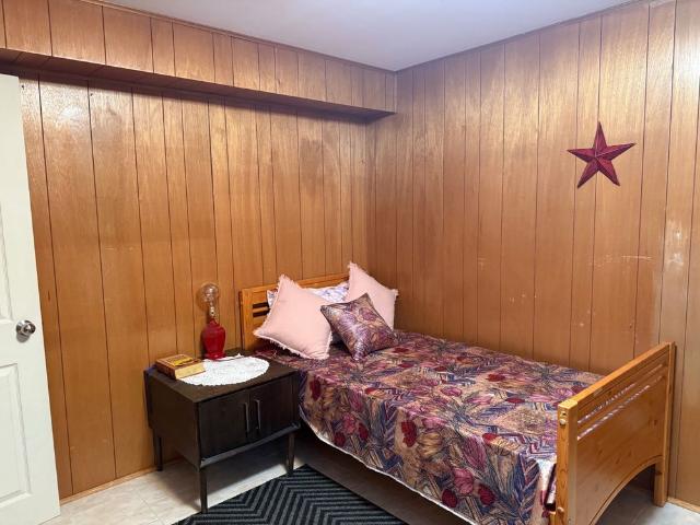 For Lease 72 La Rose Avenue Unit# #3 room, Toronto, Ontario