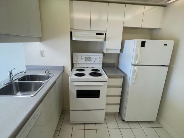 For Lease 736 Bay Street Unit# 1809, Toronto, Ontario