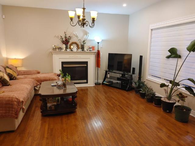 For Lease 73 Gracedale Drive Unit# Bedroom #3, Richmond Hill, Ontario