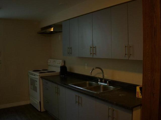 For Lease 73 Hickory Heights Crescent Unit# Lower, Kitchener, Ontario