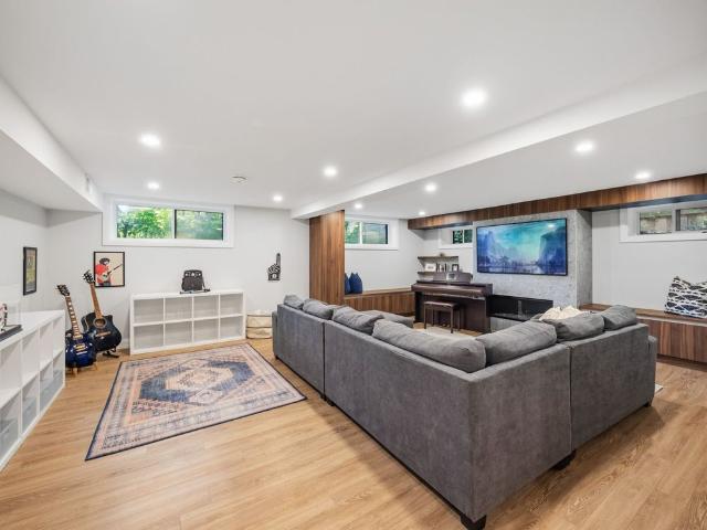 For Lease 74 Fallingbrook Drive, Toronto, Ontario