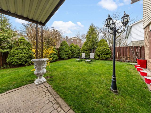 For Lease 754 Eyer Drive Unit# Upper, Pickering, Ontario