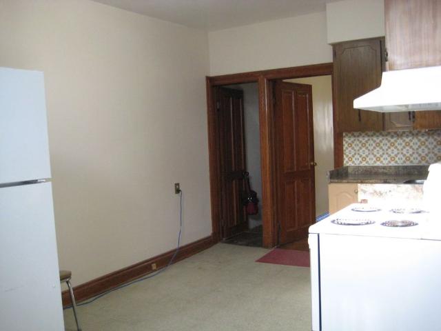 For Lease 759 Gerrard Street Unit# Main Fl, Toronto, Ontario