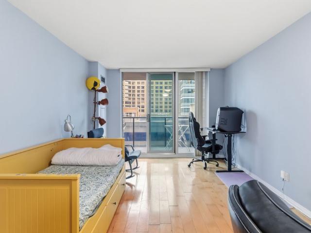 For Lease 750 Bay Street Unit# 907, Toronto, Ontario