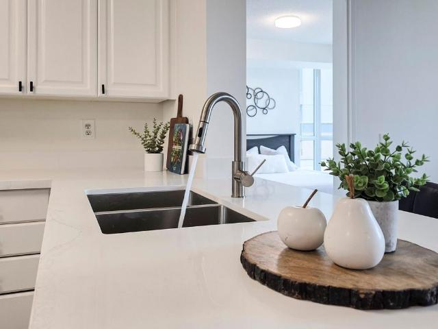 For Lease 750 Bay Street Unit# 2307, Toronto, Ontario