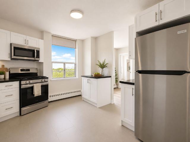 For Lease 75 Eastdale Avenue Unit# 612, Toronto, Ontario
