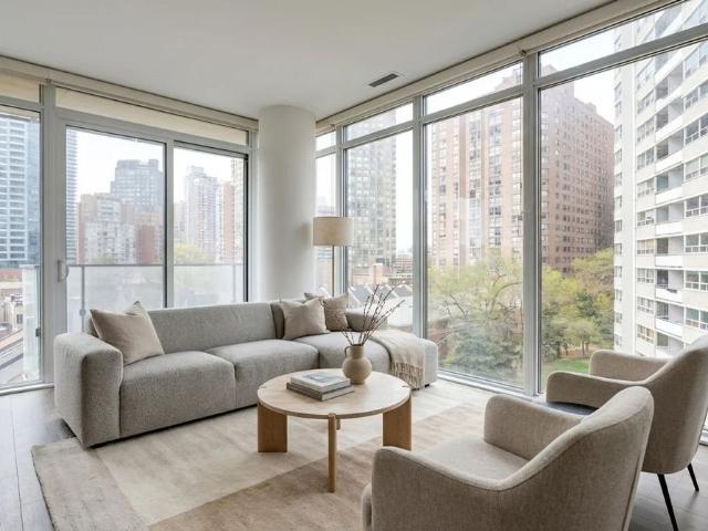 For Lease 75 St Nicholas Street Unit# 604, Toronto, Ontario