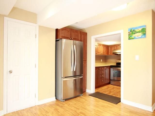 For Lease 75 West Park Avenue Unit# Basement Apartment, Bradford West Gwillimbury, Ontario