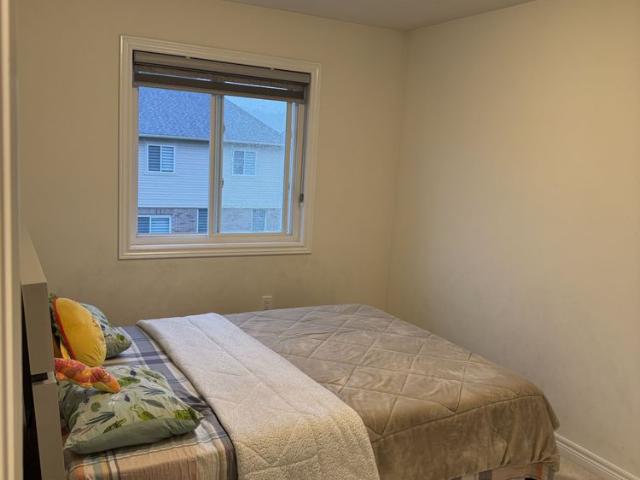 For Lease 76 Pinot Crescent, Hamilton, Ontario