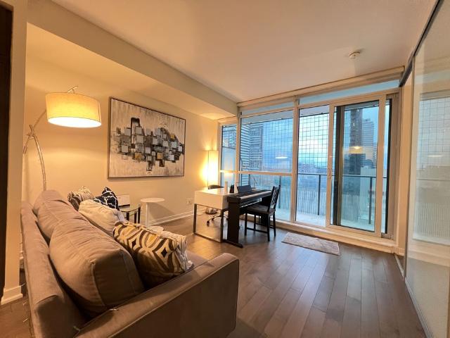 For Lease 770 Bay Street Unit# 1803, Toronto, Ontario