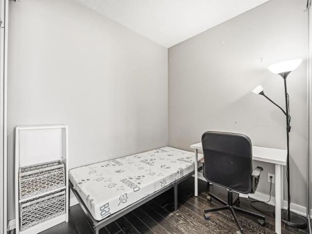 For Lease 770 Bay Street Unit# 2112, Toronto, Ontario