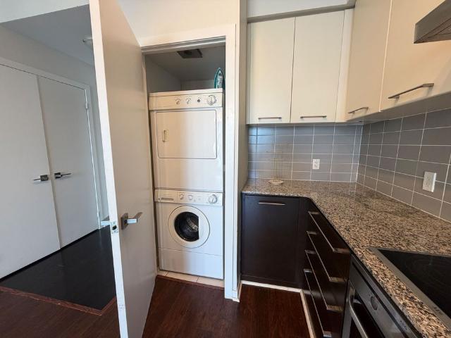 For Lease 770 Bay Street Unit# 2304, Toronto, Ontario