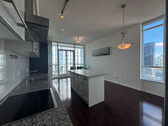 For Lease 770 Bay Street Unit# Ph206, Toronto, Ontario