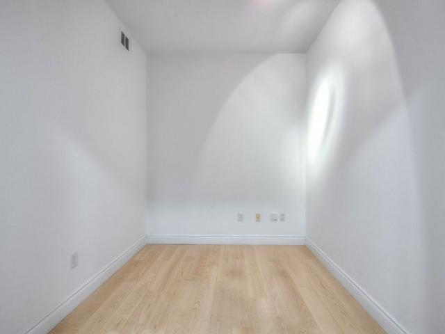 For Lease 77 Mcmurrich Street Unit# 307, Toronto, Ontario