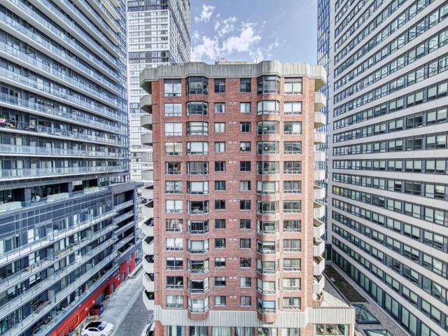 For Lease 77 Mutual Street Unit# 910, Toronto, Ontario