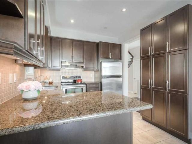 For Lease 77 Reynolds Crescent, Aurora, Ontario