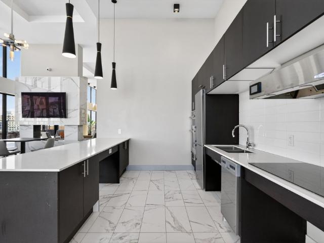 For Lease 80 Bond Street Unit# 816, Oshawa, Ontario