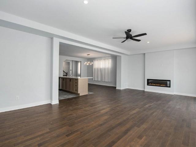 For Lease 813 CROSSGATE Street, Barrhaven, Ontario