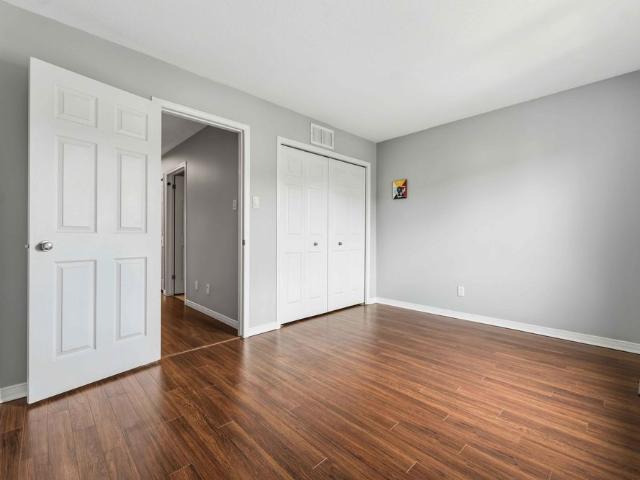 For Lease 81 Strathaven Private, Cyrville Carson Grove Pineview, Ontario