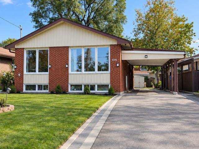For Lease 826 Brimorton Drive, Toronto, Ontario