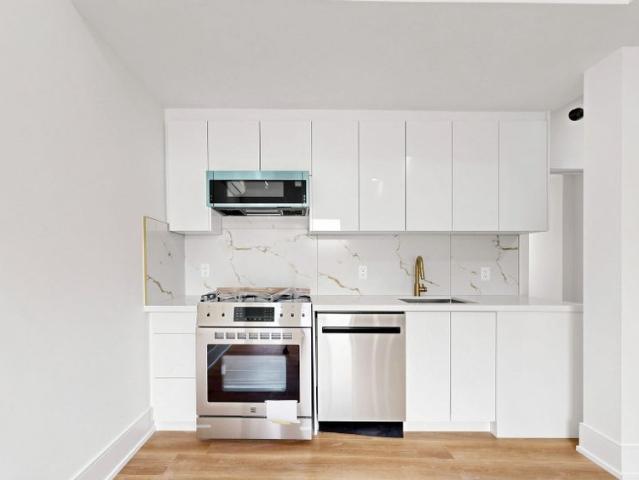 For Lease 82 Ford Street Unit# 1, Toronto W03, Ontario