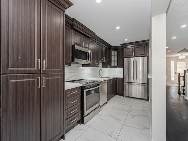 For Lease 82 Twin Pines Crescent, Brampton, Ontario