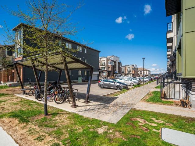 For Lease 836 Mikinak Road, Manor Park Cardinal Glen and Area, Ontario