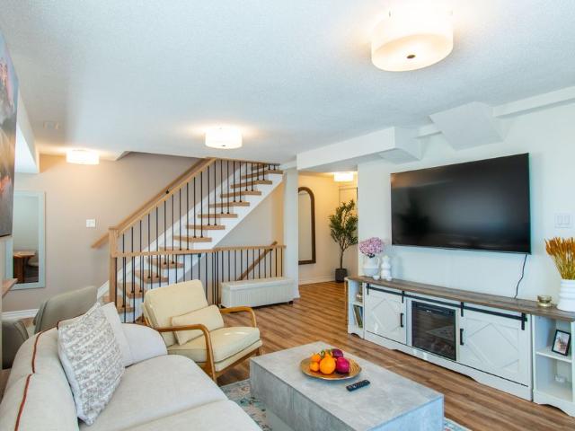For Lease 83 Goodwin Drive Unit# 2, Barrie, Ontario