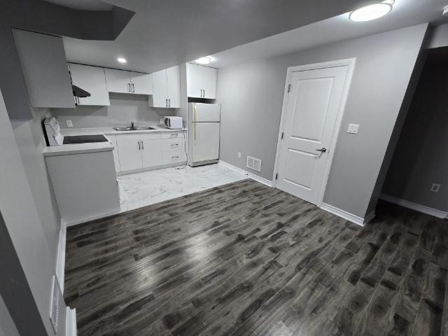 For Lease 83 Irving Place Unit# Bsmt Room, London East, Ontario