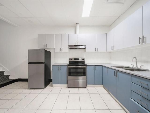 For Lease 842 Dundas Street, Toronto, Ontario
