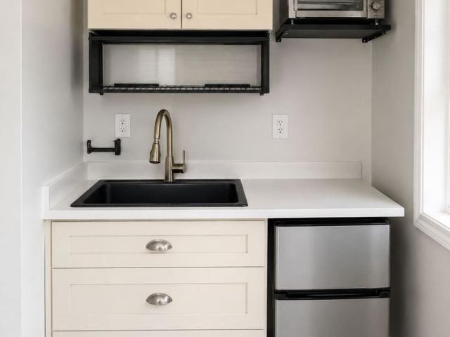 For Lease 850 Bathurst Street Unit# 301, Toronto, Ontario