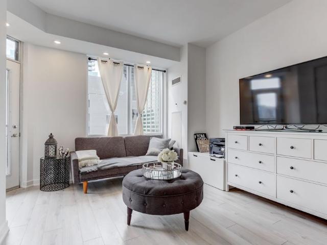 For Lease 85 Bloor Street Unit# 1814, Toronto, Ontario