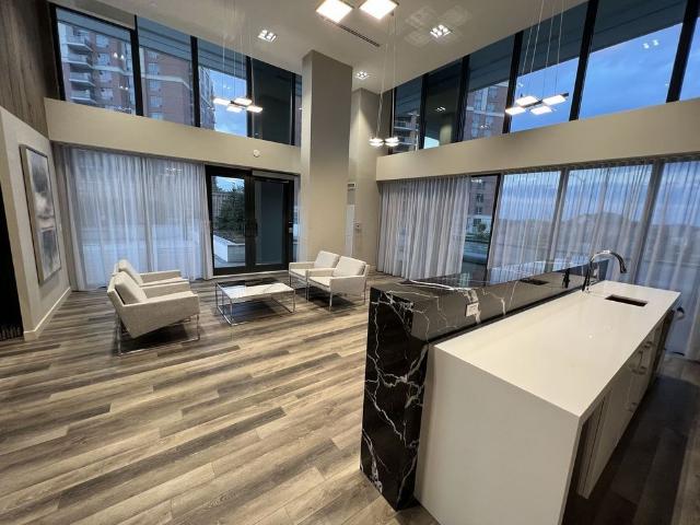 For Lease 85 ONEIDA Crescent Unit# 401, Richmond Hill, Ontario