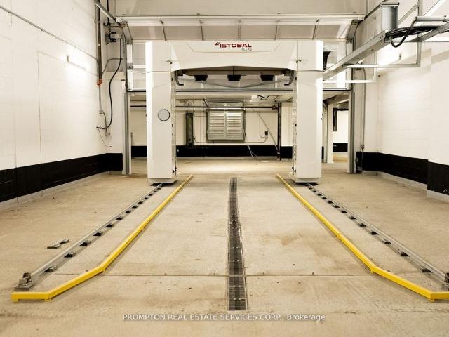 For Lease 85 McMahon Drive Unit# 1501, Toronto, Ontario