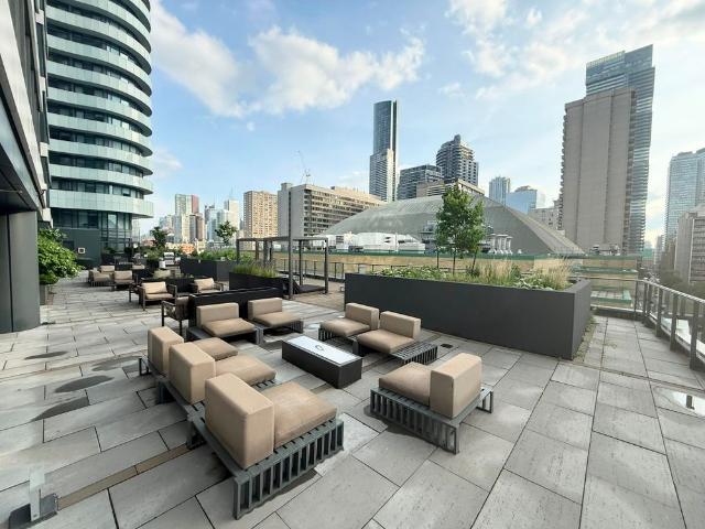 For Lease 85 Wood Street Unit# Ph15, Toronto, Ontario