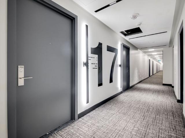 For Lease 86 Dundas Street Unit# 1705, Mississauga, Ontario