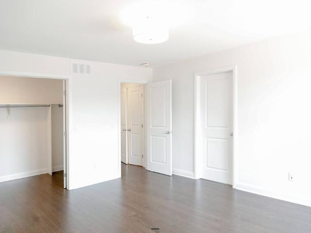 For Lease 877 Moses Tennisco Street, Manor Park Cardinal Glen and Area, Ontario