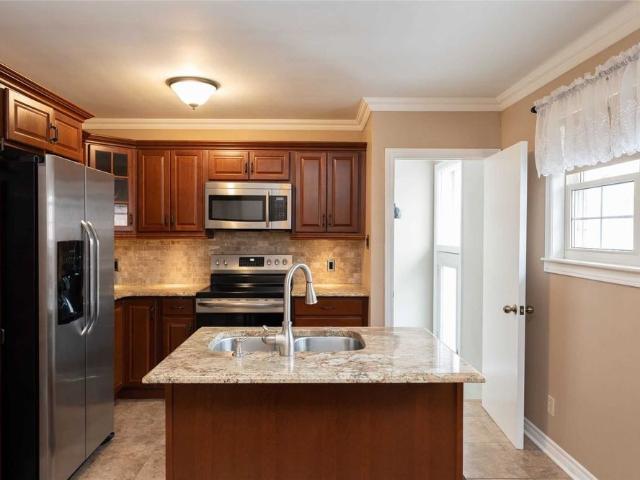 For Lease 87 Raylawn Crescent Unit# UPPER, Halton Hills, Ontario