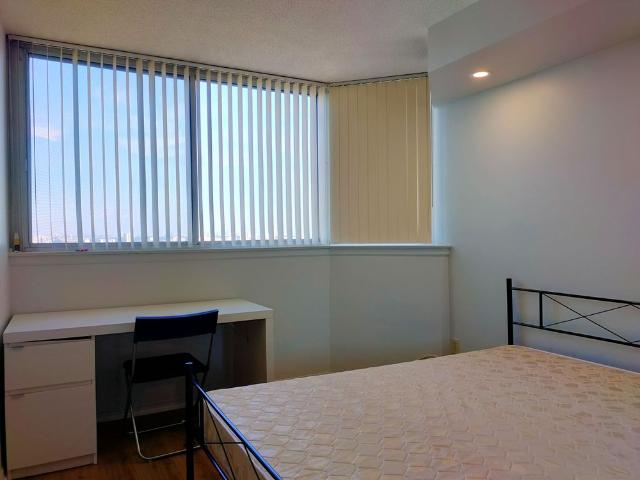 For Lease 880 Dundas Street Unit# 1404, Mississauga, Ontario