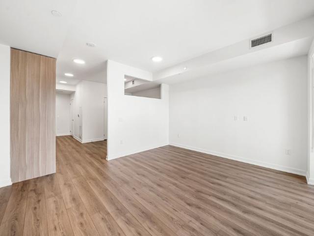 For Lease 88 Bathurst Street Unit# 1113, Toronto, Ontario