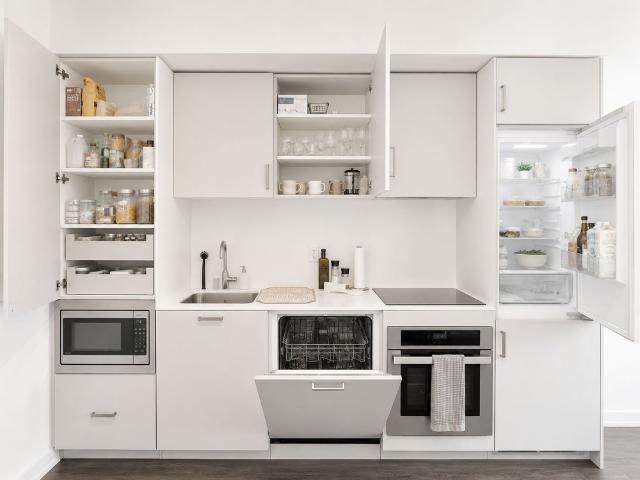 For Lease 88 Queen Street Unit# 909, Toronto, Ontario